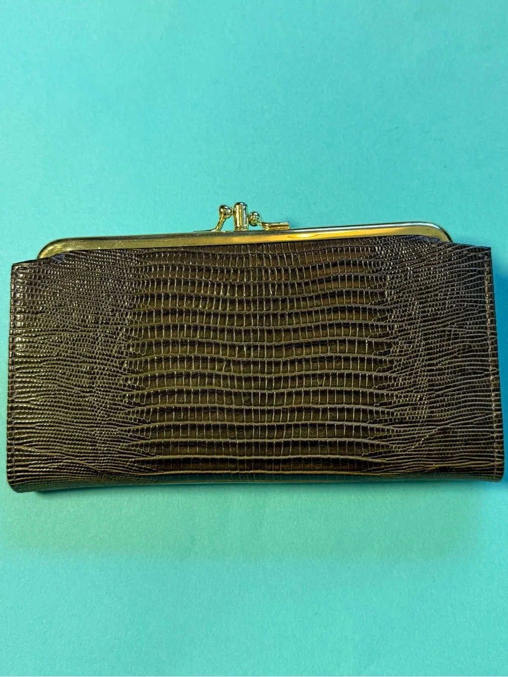 Vintage 90’s Accessory Concepts Brown Croc Embossed Leather Clutch Wallet